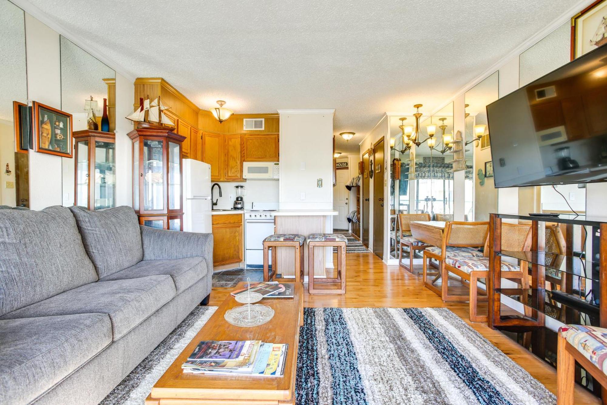 Galveston Retreat With Balcony And Gulf Views! Lägenhet Exteriör bild