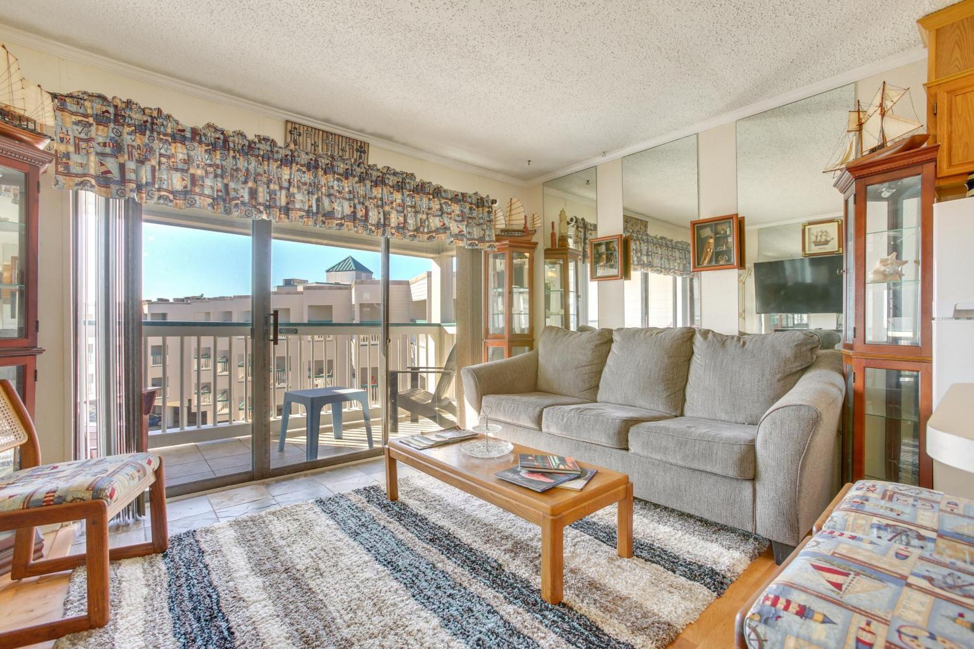 Galveston Retreat With Balcony And Gulf Views! Lägenhet Exteriör bild