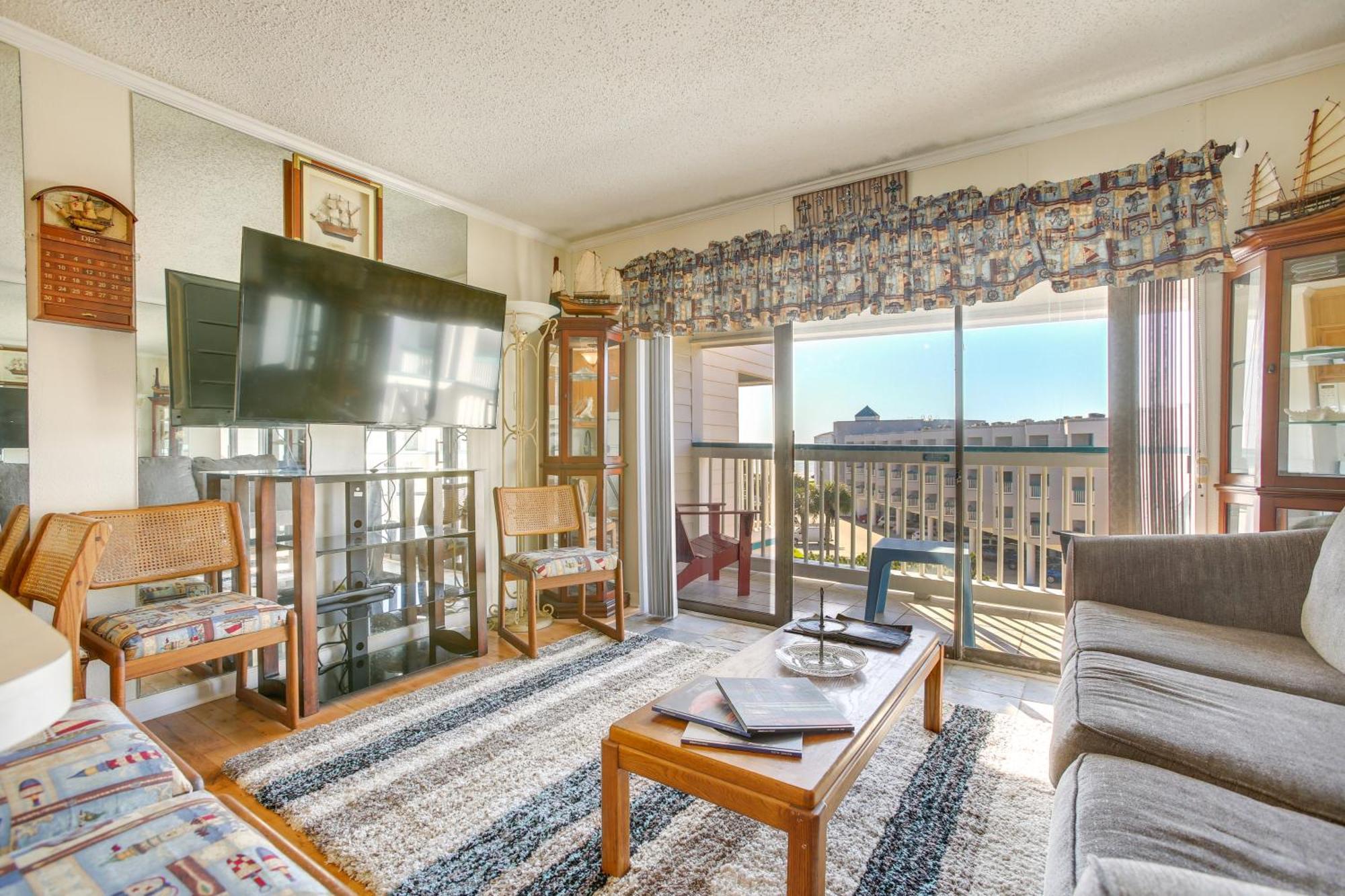 Galveston Retreat With Balcony And Gulf Views! Lägenhet Exteriör bild